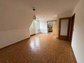 IMG_3936 Wohnzimmer - ETW mit großer Terrasse + Garage