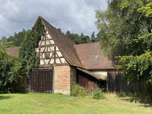 Scheune - 8 Zimmer Mehrfamilienhaus, Wohnhaus in Lauf