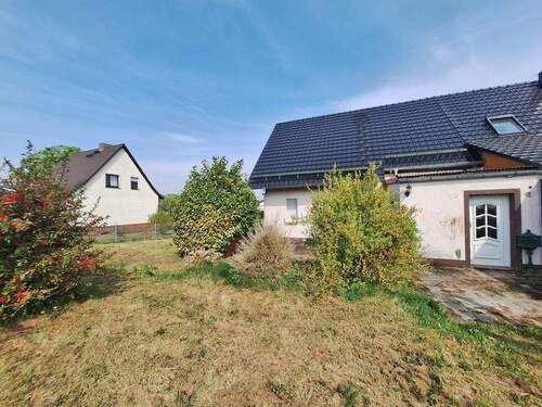 Hofansicht - 4 Zimmer Einfamilienhaus zum Kaufen in Friedland