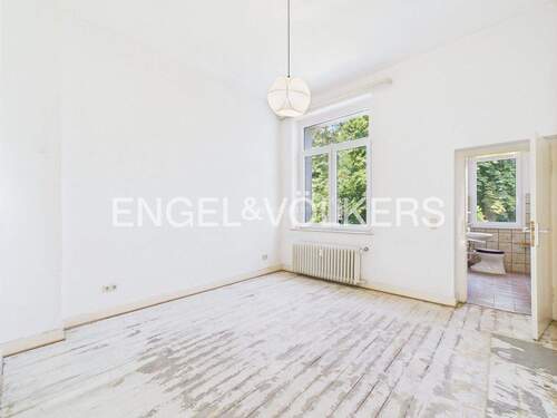 2. Schlafzimmer OG (renovierungsbedürftig) - 