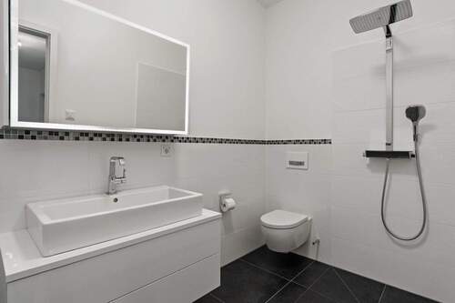 Zweites Badezimmer - 