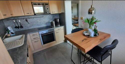 Küche mit Blick auf den Hafen - 