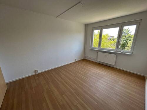 Wohnzimmer - Frisch renovierte 3-Zimmer-Wohnung in ruhiger Lage!