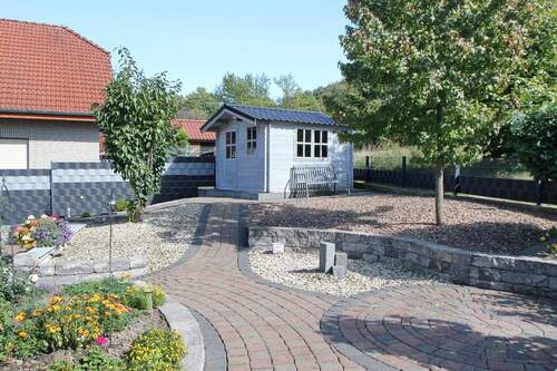 Naturstein und gepflasterte Wege - 