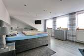 großes Schlafzimmer - 