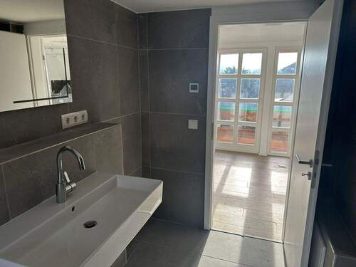 Badezimmer - Etagenwohnung mit 64,90 m&sup2; in Schnaittach zum Kaufen