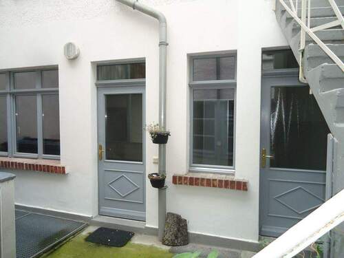 Kleines Büro Hof-Eingang.JPG - 