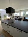 Moderne Wohnküche mit Sofa - 3 Zimmer Etagenwohnung in Lichtenfels