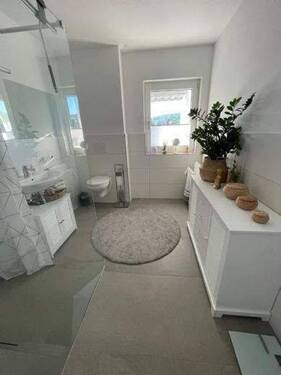 Modernes Badezimmer - 