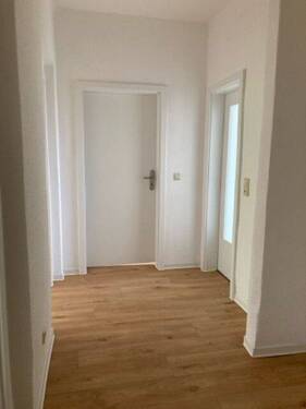 Flurbereich - 3 Zimmer Etagenwohnung zur Miete in Dessau-Roßlau