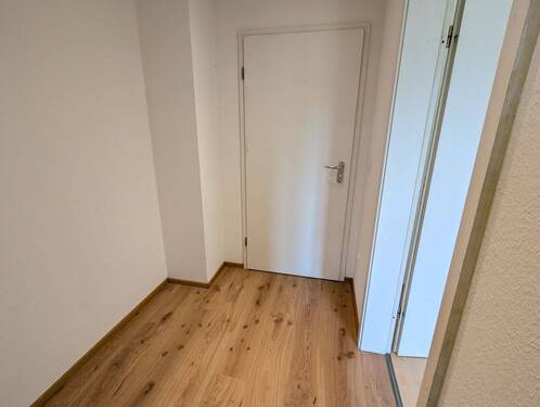 Flur zwischen Schlaf- u. Badezimmer - 