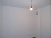 15 Raum hinter Schlafzimmer (z.B. begehbarer Kleiderschrank) - 