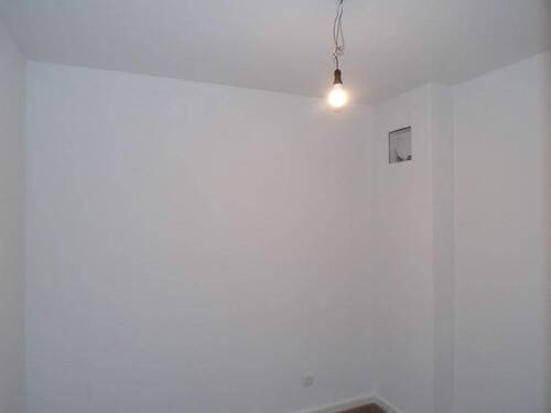 15 Raum hinter Schlafzimmer (z.B. begehbarer Kleiderschrank) - 