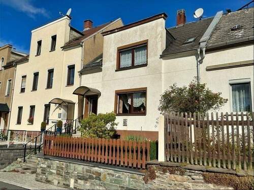 Straßenansicht - 4 Zimmer Reihenmittelhaus zum Kaufen in Oelsnitz