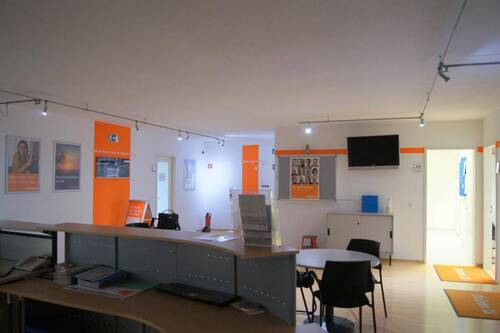 Empfang - Büro mit 259,00 m² in Weilheim zur Miete