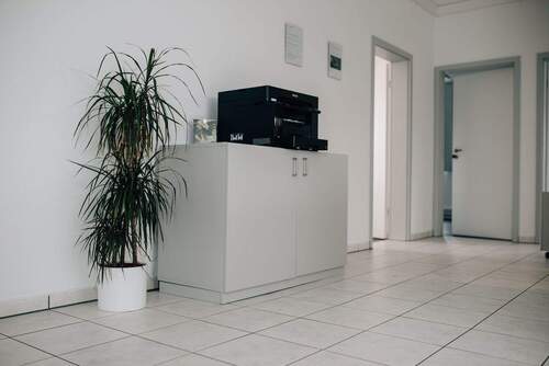 Flur Co-Working mit Multifunktionsgerät - 