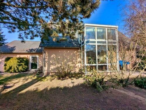 Seitenansicht - 4 Zimmer Einfamilienhaus zum Kaufen in Neuzelle