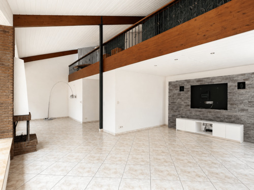 Wohn-Essbereich mit Galerie - 5 Zimmer Einfamilienhaus zur Miete in Steinenbronn