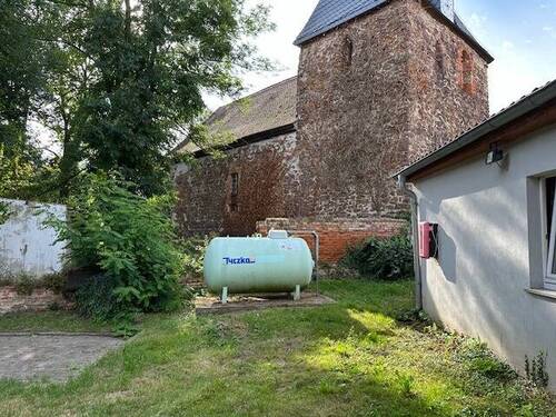 Grundstück mit Gastank - 
