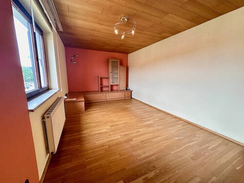 Wohn- und Esszimmer - Mehrfamilienhaus, Wohnhaus mit 175,00 m² in Zell am Main zum Kaufen