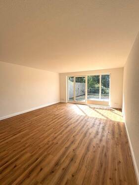 Wohnzimmer - 2 Zimmer Etagenwohnung zur Miete in Achim
