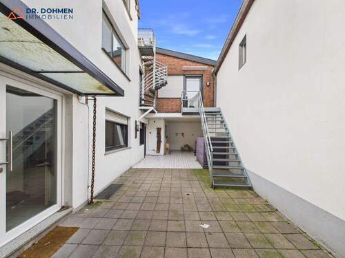 Innenhof - 8 Zimmer Mehrfamilienhaus, Wohnhaus zum Kaufen in Hückelhoven