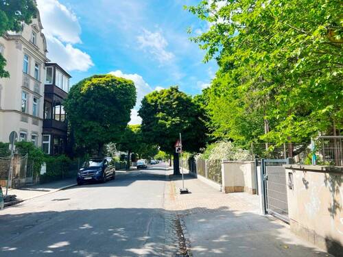 Blick in die ruhige Straße - 