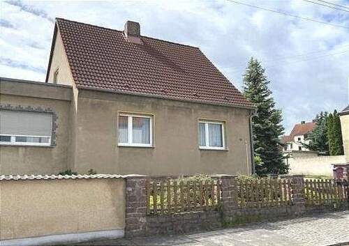 Außenansicht - 5 Zimmer Einfamilienhaus zum Kaufen in Braunsbedra
