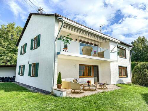 Ansicht.jpg - Bezugsfrei! Zweifamilienhaus mit großem Grundstück in Fischen am Ammersee!