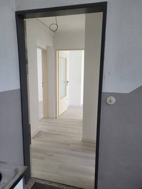 Flur Ansicht vom Treppenhaus - Gemütliche 2 Zimmer-Küche-Bad-Wohnung in den Mannheimer Quadraten