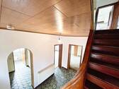 Großzügiges Treppenhaus - 