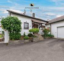 Einfamilienhaus mit Wintergarten & großem Sonnengarten - Wohnen in begehrter Lage von Freiberg a.N. - Freiberg am Neckar Heutingsheim