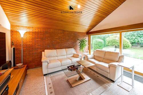 Blick ins Wohnzimmer - 