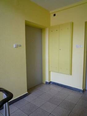 Wohnungseingangstüre - 2 Zimmer Etagenwohnung in Nürnberg