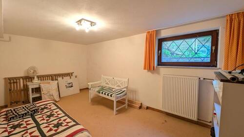 Raum KG - 