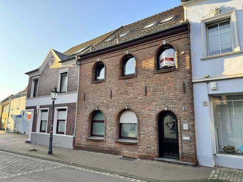 Einfamilienhaus - 3 Häuser im Herzen von Issum - 469.000,00 EUR Kaufpreis,