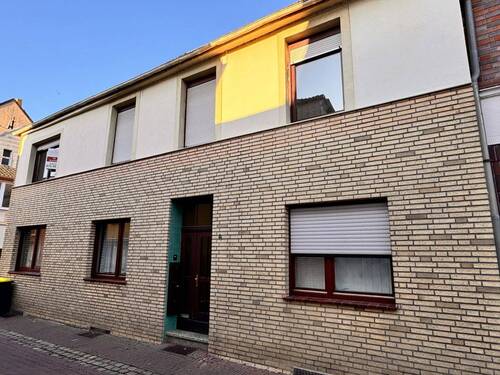 3-Familienhaus - Mehrfamilienhaus, Wohnhaus in Issum