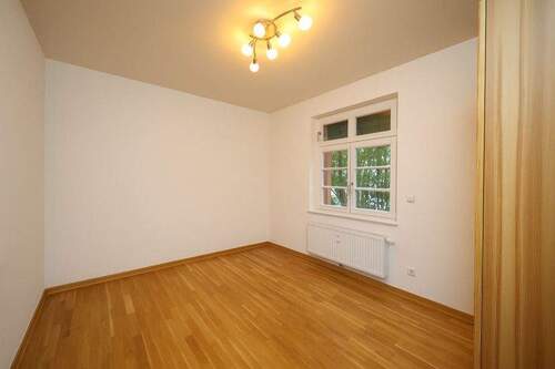 Zimmer 2 - 