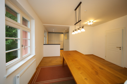 Wohnzimmer mit Küchenbereich - 3 Zimmer Etagenwohnung zum Kaufen in Leipzig