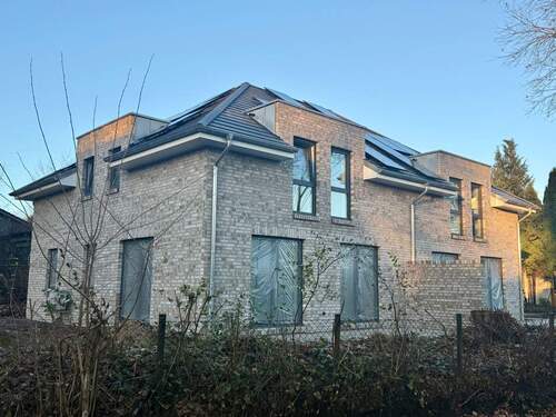 Objektansicht (aktueller Baustand) - 5 Zimmer Doppelhaushälfte zur Miete in Hamburg