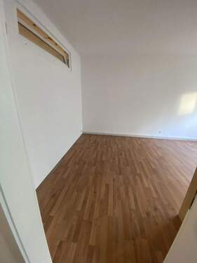 Zimmer 1 - 2 Zimmer Etagenwohnung zum Kaufen in Göppingen