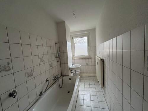 Bad - Etagenwohnung mit 56,70 m&sup2; in Zwickau zur Miete