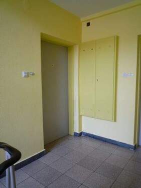 Wohnungseingangstüre - 2 Zimmer Etagenwohnung in Nürnberg