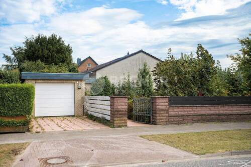 Straßenansicht - 5 Zimmer Einfamilienhaus in Adendorf