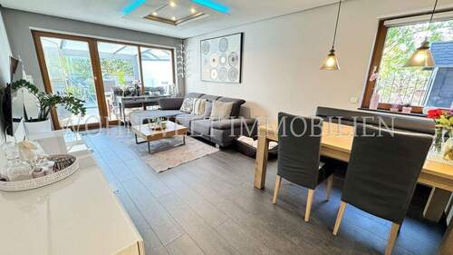 Wohnbereich - 4 Zimmer Etagenwohnung in Eching