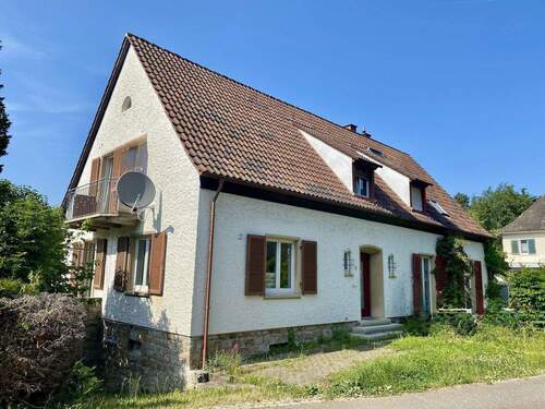 Straßenansicht - 6 Zimmer Einfamilienhaus zum Kaufen in Badenweiler