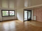 Wohnzimmer - 3 Zimmer Etagenwohnung zum Kaufen in Möhrendorf