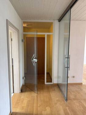Flur Richtung Eingangsbereich - 