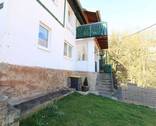 Hausansicht und Garten - 