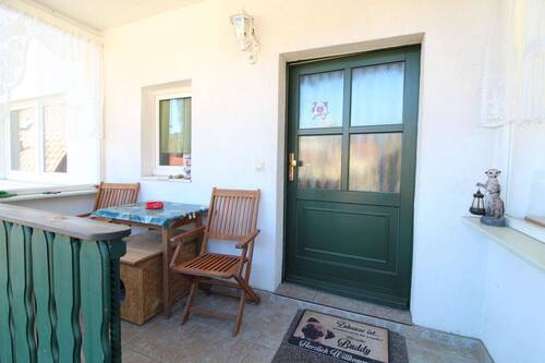 Hauseingang mit Terrasse - 5 Zimmer Einfamilienhaus in Stadt Wehlen